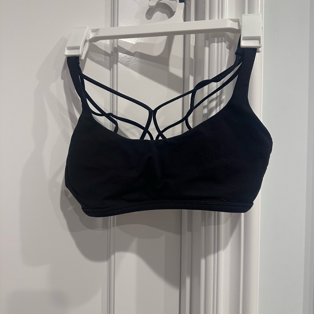 Black lululemon sport bra